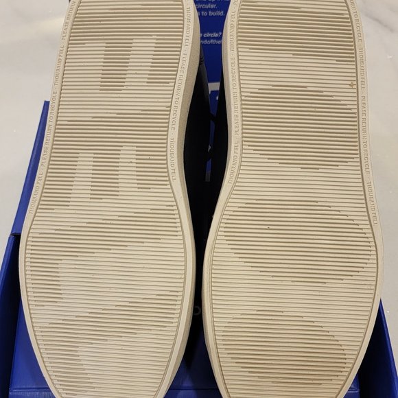 Thousand Fell Womens Vegan Leather Lace Up Sneakers Black and White Size 8.5 - Picture 6 of 6